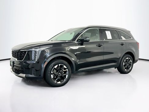Used 2024 Kia Sorento S AWD/4WD image 3