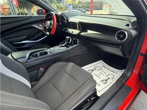 Used 2020 Chevrolet Camaro LT image 21
