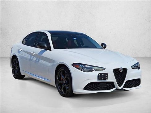 Used 2019 Alfa Romeo Giulia Ti Sport w/ Quick Order Package 22S Sport AWD/4WD image 3