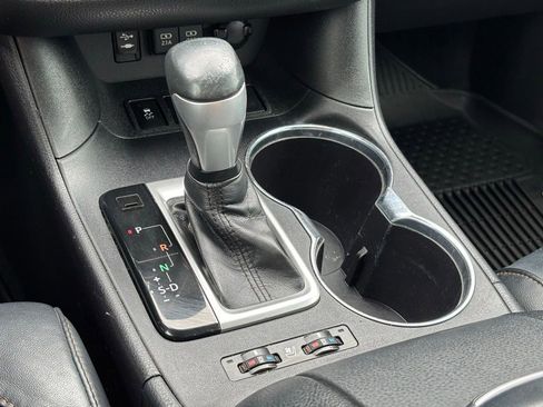 Used 2019 Toyota Highlander Limited Platinum FWD image 24