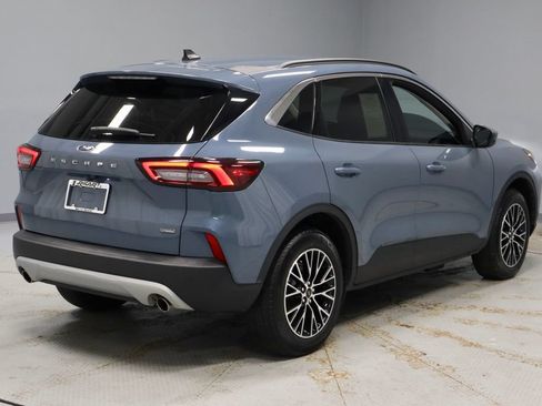 Certified 2023 Ford Escape SE FWD image 13