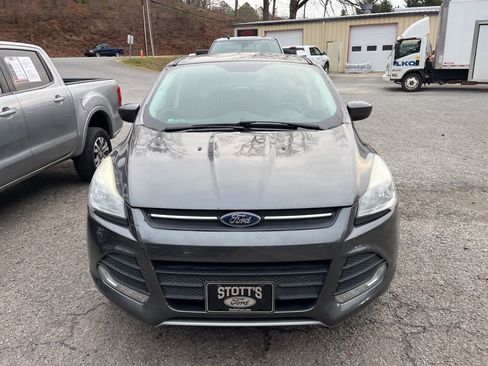 Used 2015 Ford Escape SE image 4