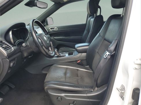 Certified 2021 Jeep Grand Cherokee Laredo X image 16