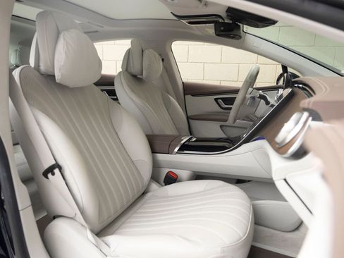 Used 2022 Mercedes-Benz EQS 450+ Sedan image 26