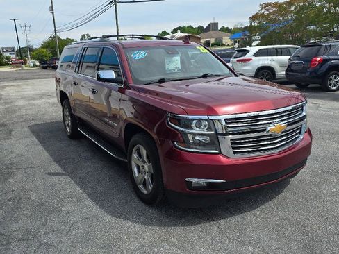 Used 2020 Chevrolet Suburban Premier AWD/4WD image 3