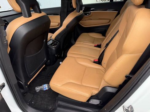 Used 2018 Volvo XC90 T6 Momentum w/ Convenience Package image 7