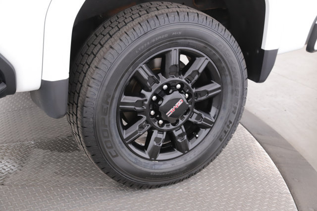 Used 2024 GMC Sierra 2500 AT4 w/ Technology Package AWD/4WD image 14