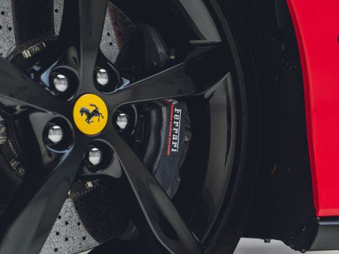 Used 2019 Ferrari Portofino RWD image 28