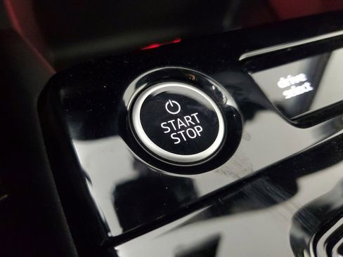 New 2025 Audi Q6 e-tron Premium Plus image 33