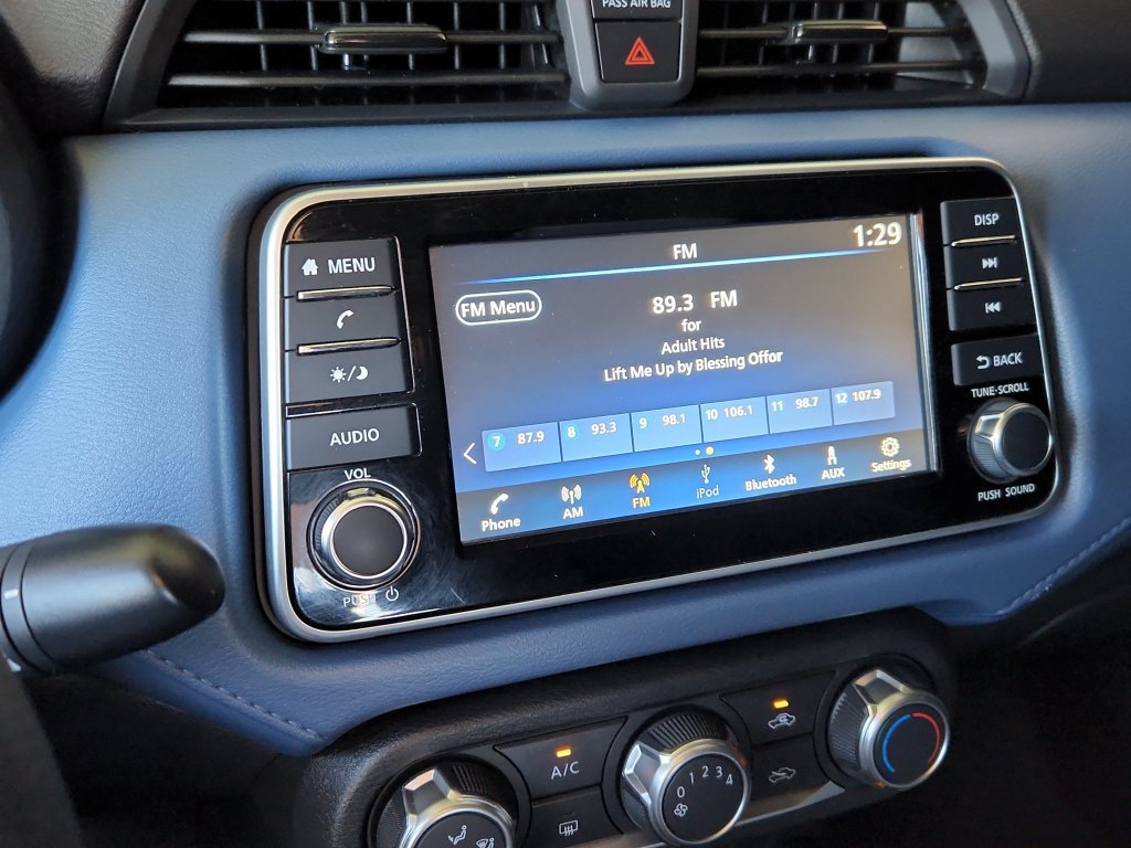 Used 2025 Nissan Versa SV FWD image 18