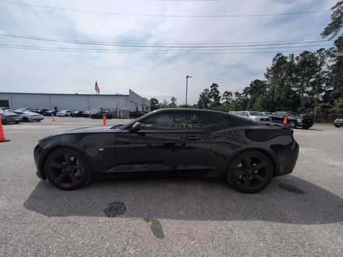 Used 2018 Chevrolet Camaro SS RWD image 5