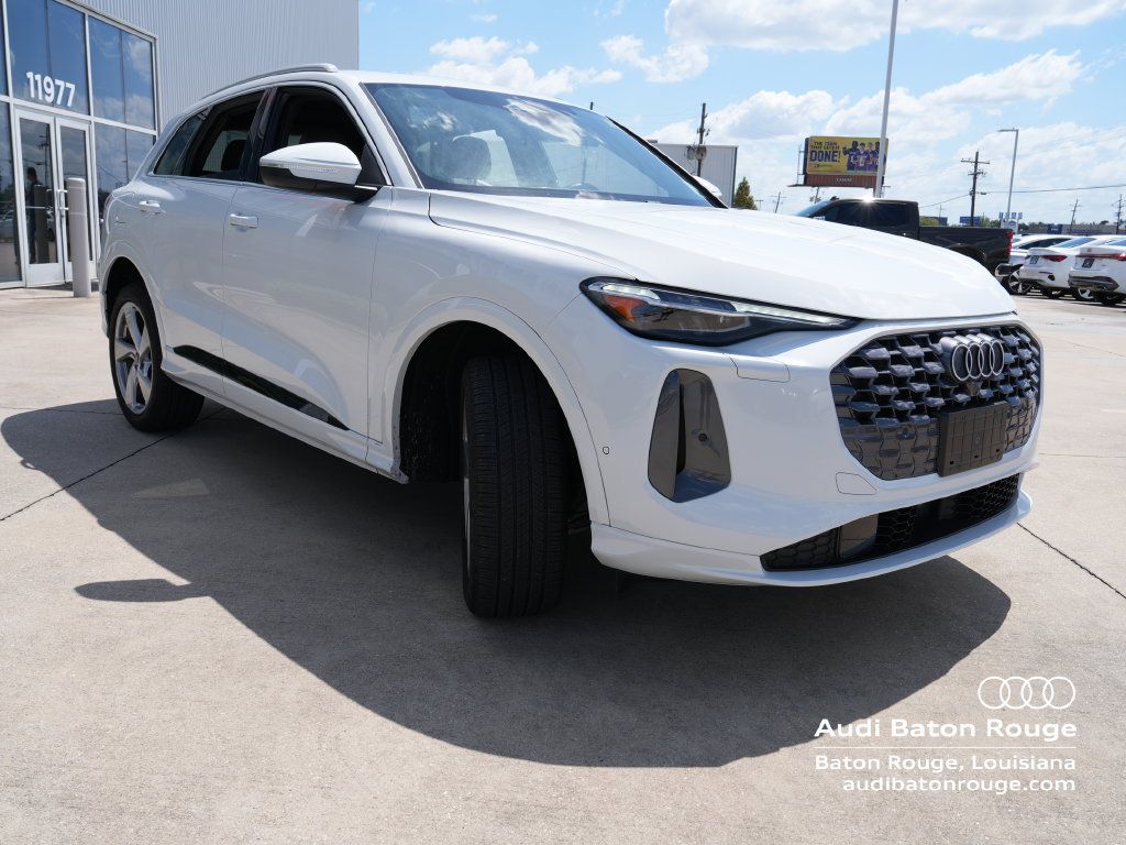 Used 2025 Audi Q5 Premium Plus w/ Premium Plus AWD/4WD image 7