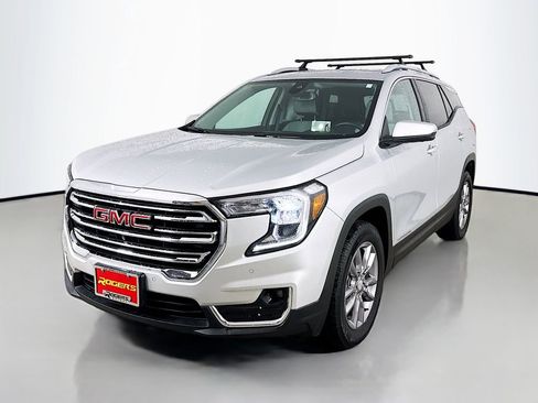 Used 2022 GMC Terrain SLT w/ Infotainment Package II image 3