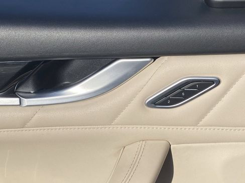 Used 2022 Maserati Levante Modena AWD/4WD image 19