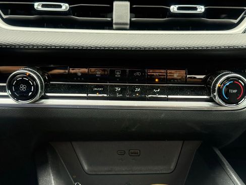 Used 2026 Chevrolet Equinox LT w/ Safety and Technology Package image 10