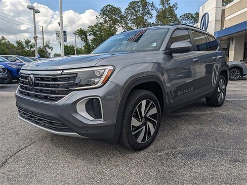 Used 2025 Volkswagen Atlas SE image 8