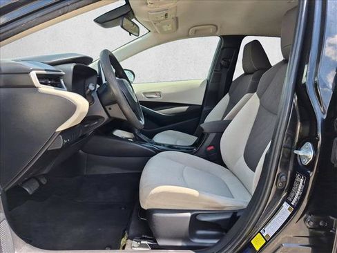 Used 2021 Toyota Corolla LE FWD image 12