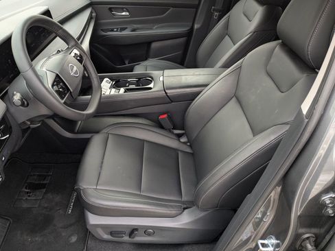 Used 2025 Nissan Murano SV image 24