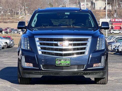 Used 2020 Cadillac Escalade Luxury AWD/4WD image 2
