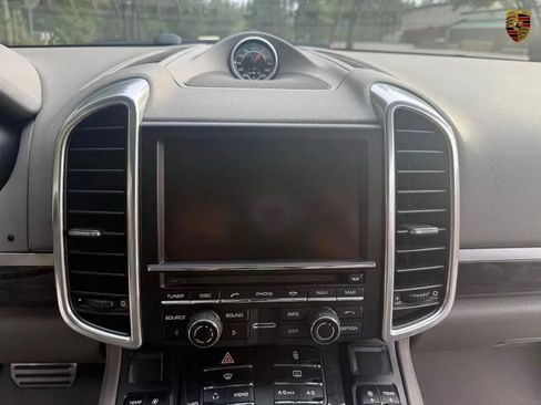 Used 2012 Porsche Cayenne S image 18
