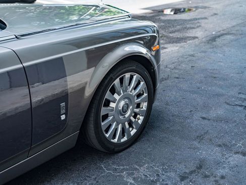Used 2004 Rolls-Royce Phantom Sedan RWD image 15