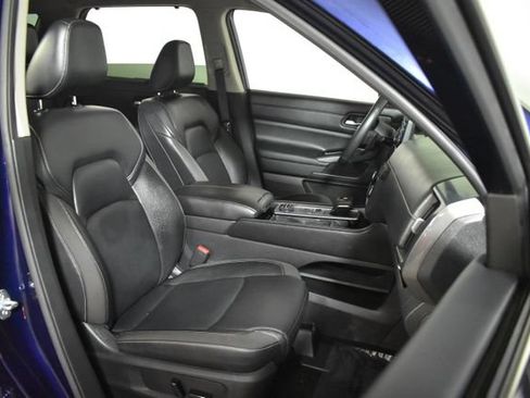Used 2022 Nissan Pathfinder SL w/ SL Black Package AWD/4WD image 40
