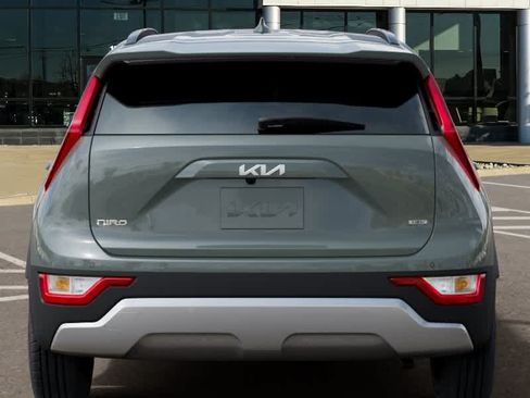 New 2026 Kia Niro EX FWD image 13