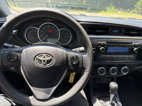 Used 2014 Toyota Corolla L FWD image 26