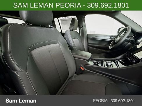 New 2025 Jeep Grand Cherokee Laredo w/ Luxury Tech Group I image 27