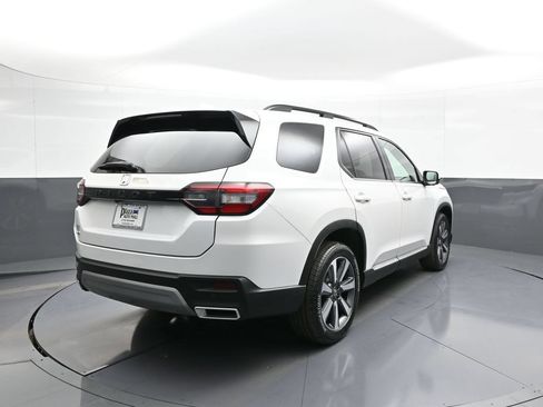 Certified 2024 Honda Pilot Elite image 6