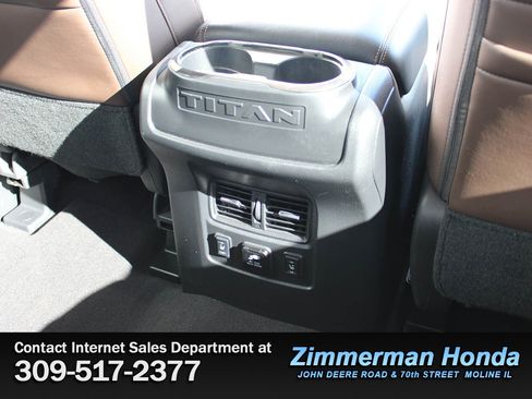 Used 2017 Nissan Titan Platinum Reserve image 9