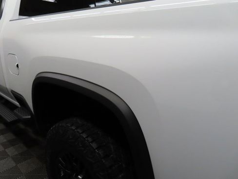 Used 2025 Chevrolet Silverado 2500 ZR2 w/ Technology Package image 39