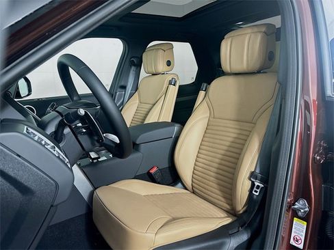 New 2026 Land Rover Discovery Limited Edition image 21