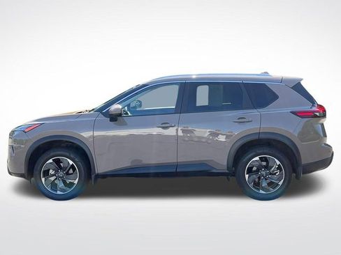 Used 2024 Nissan Rogue SV w/ SV Premium Package FWD image 3