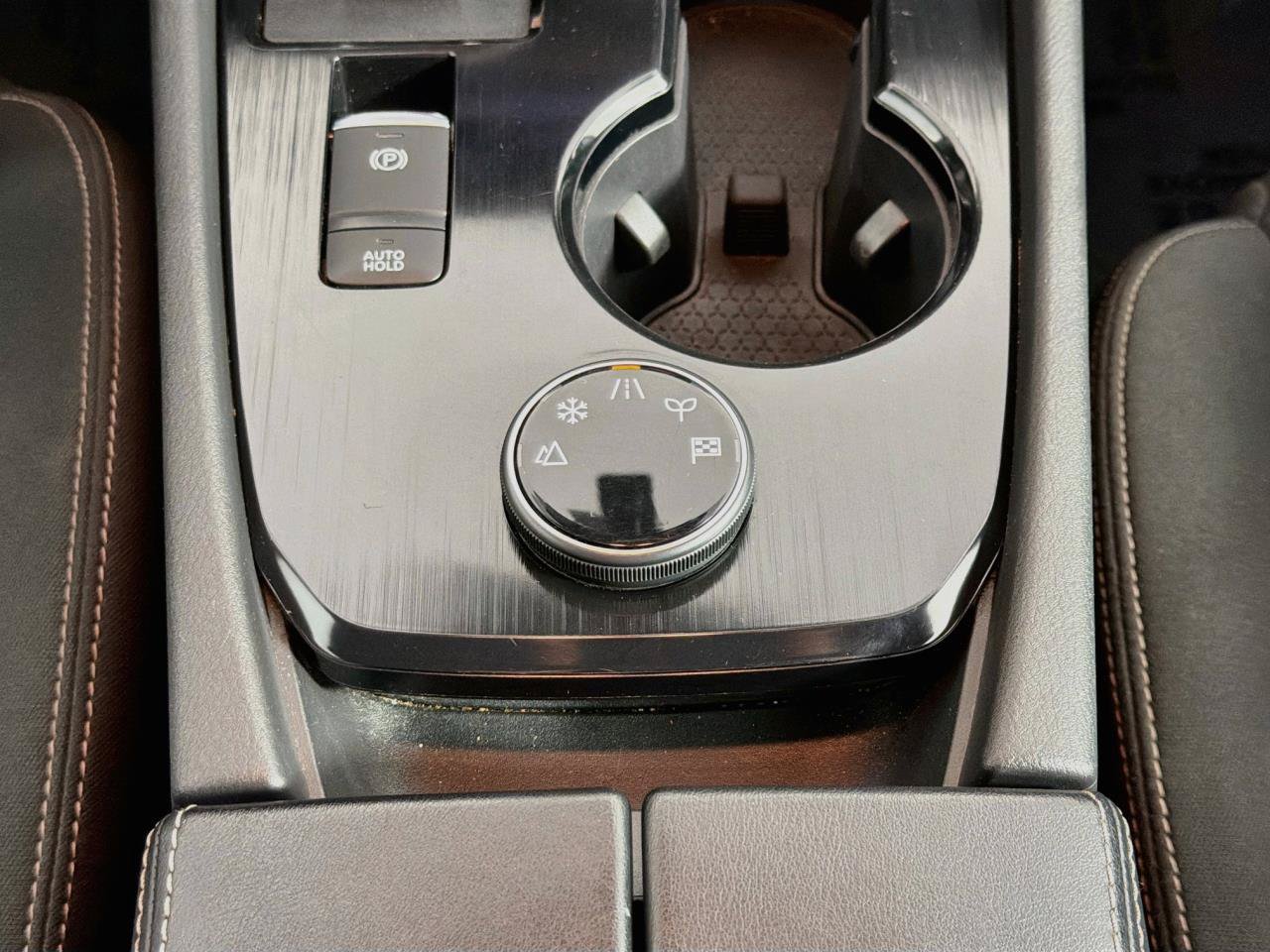 Used 2023 Nissan Rogue S AWD/4WD image 18