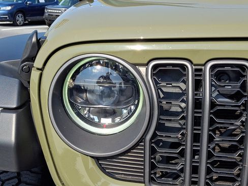 Used 2026 Jeep Gladiator Rubicon AWD/4WD image 8