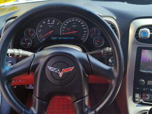 Used 2005 Chevrolet Corvette Coupe w/ Preferred Equipment Group image 43