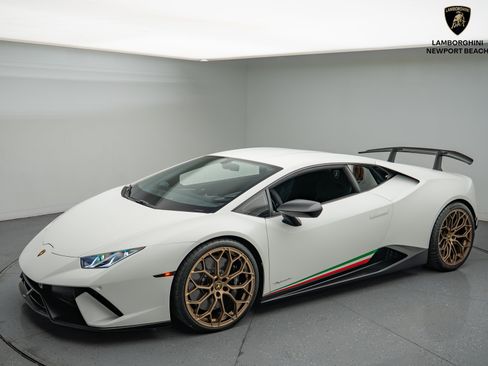 Used 2018 Lamborghini Huracan AWD/4WD image 12