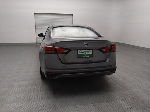 Used 2023 Nissan Altima 2.5 SV FWD image 6