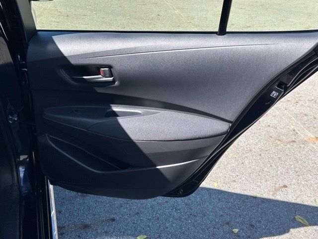 Used 2025 Toyota Corolla LE AWD/4WD image 31