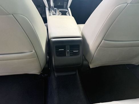Used 2018 Honda Accord EX-L image 32