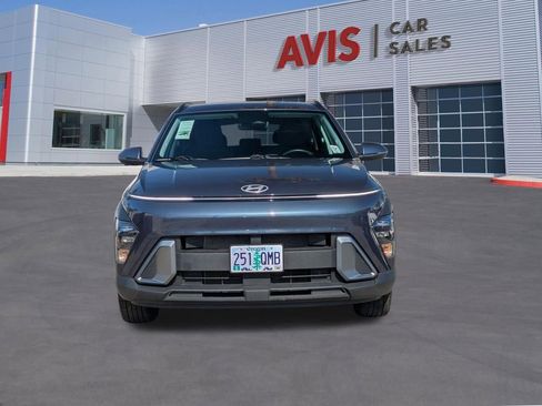 Used 2025 Hyundai Kona SEL FWD image 2
