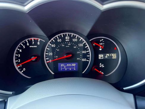 Used 2015 Nissan Quest SV image 17