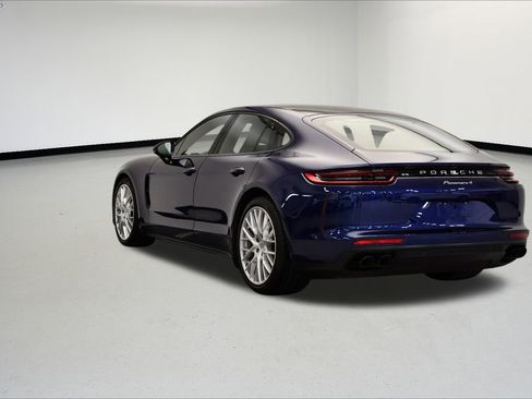 Used 2020 Porsche Panamera 4 image 3