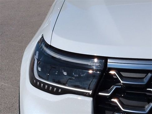 Certified 2025 Ford Explorer Platinum w/ Ultimate Package image 10