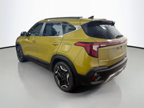 Used 2024 Kia Seltos SX w/ SX Sunroof Package AWD/4WD image 7