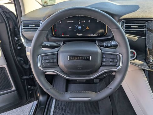 Used 2024 Jeep Wagoneer Series III w/ Premium Group I AWD/4WD image 11