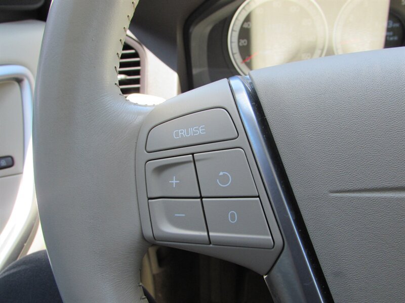 Used 2012 Volvo XC60 3.2 FWD image 15