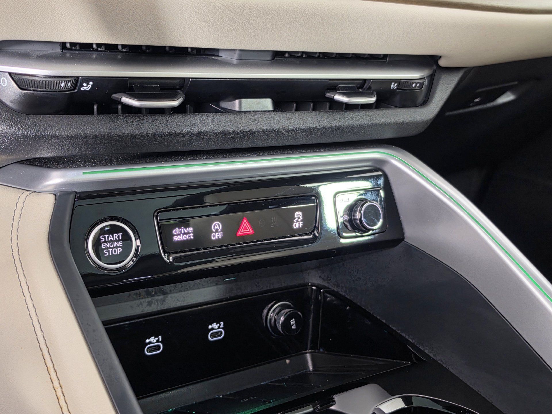 Used 2025 Audi Q5 Premium Plus AWD/4WD image 17