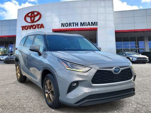 Used 2023 Toyota Highlander Bronze Edition image 1